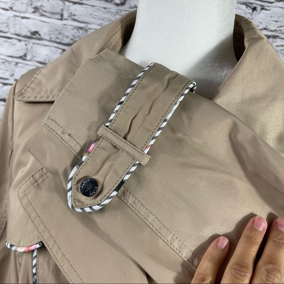 GUESS Rain Coat 🧥 - Picture 8 of 12